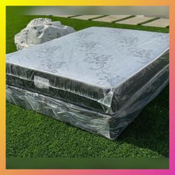 Queen size mattress/ Colchon