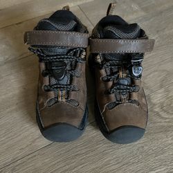 Keen Mid Waterproof Hiking Boots Size 8
