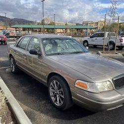 2004 Ford Crown Victoria