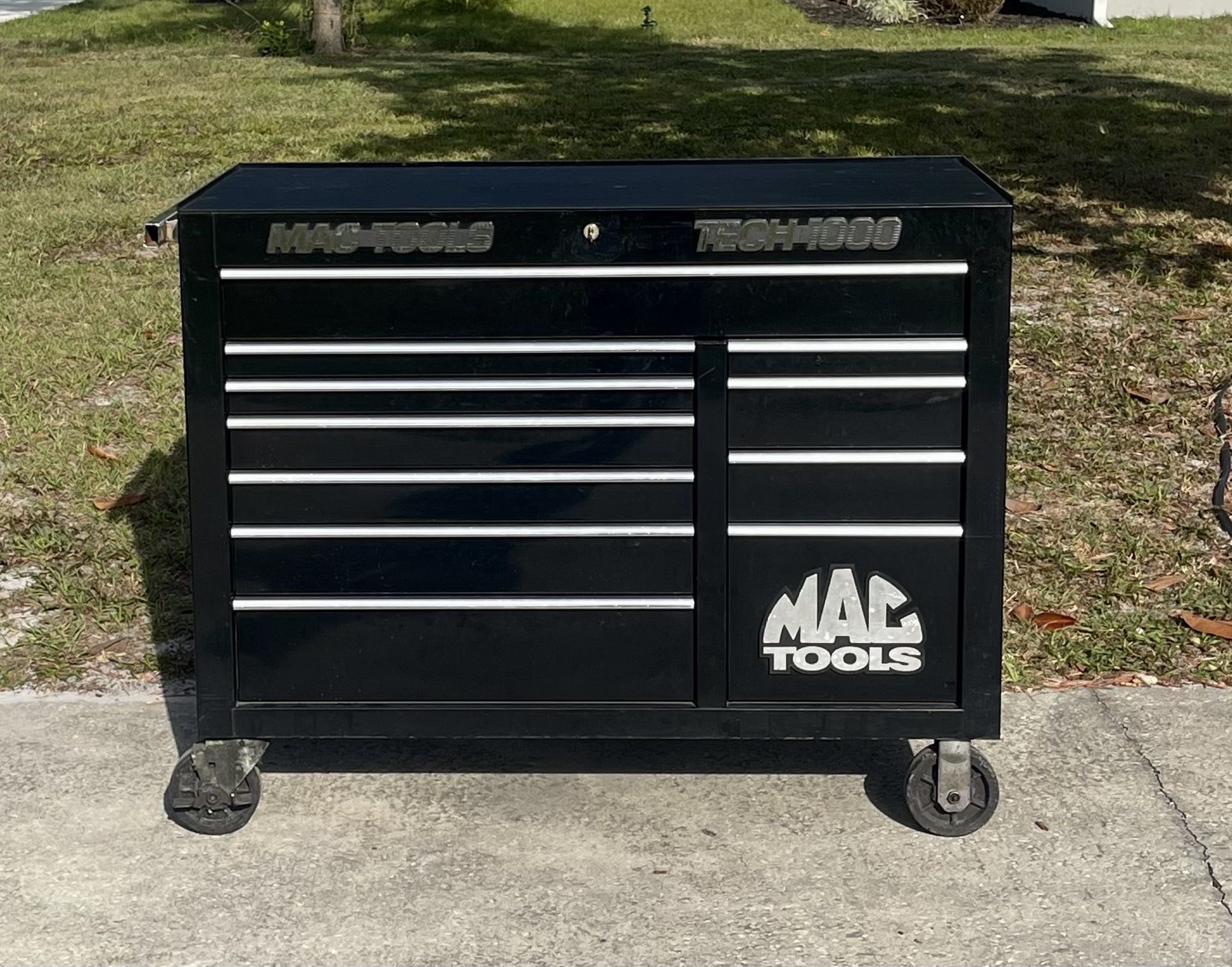 Mac Tools Tech 1000 tool box USA great condition with key for Sale in