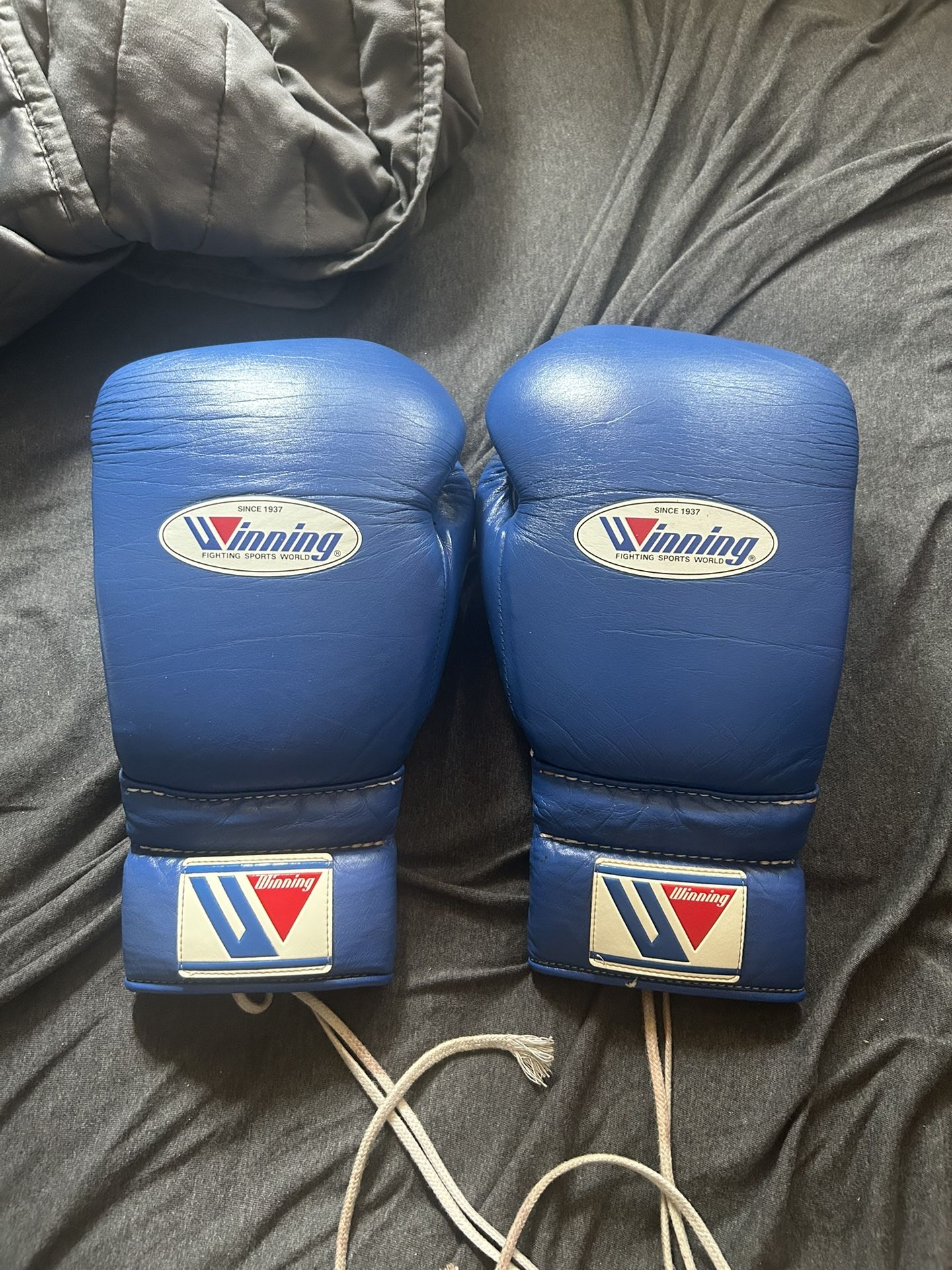 14 Oz Winning lace Up Gloves
