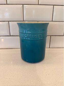 Le Creuset utensil crock