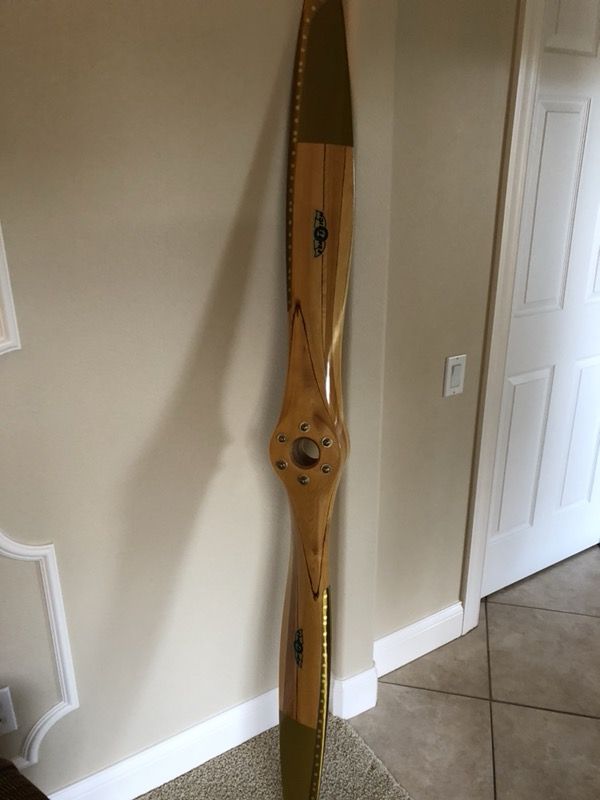 Authentic airplane propeller