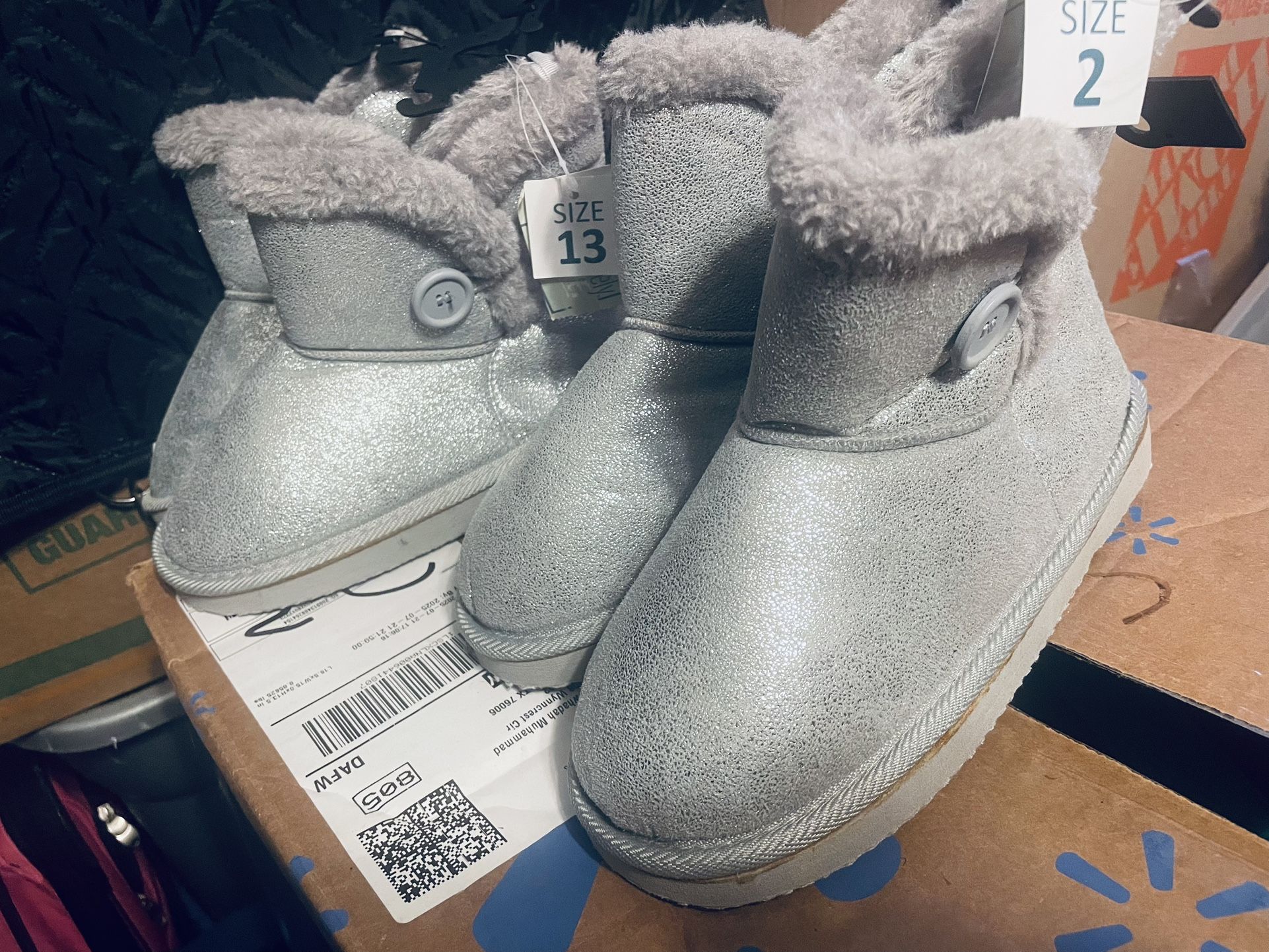 Winte Cozy Kids Boots. Size 13-2