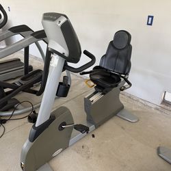 Matrix Commercial Gym Recumbent Exercise Bike