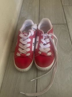 Hello Kitty® by Sanrio® Little Girls size 5 Casual Court Sneakers