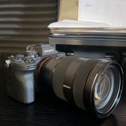 Sony - Alpha 7 IV Full-frame Mirrorless with G master 24-70mm