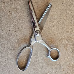 Picking scissors