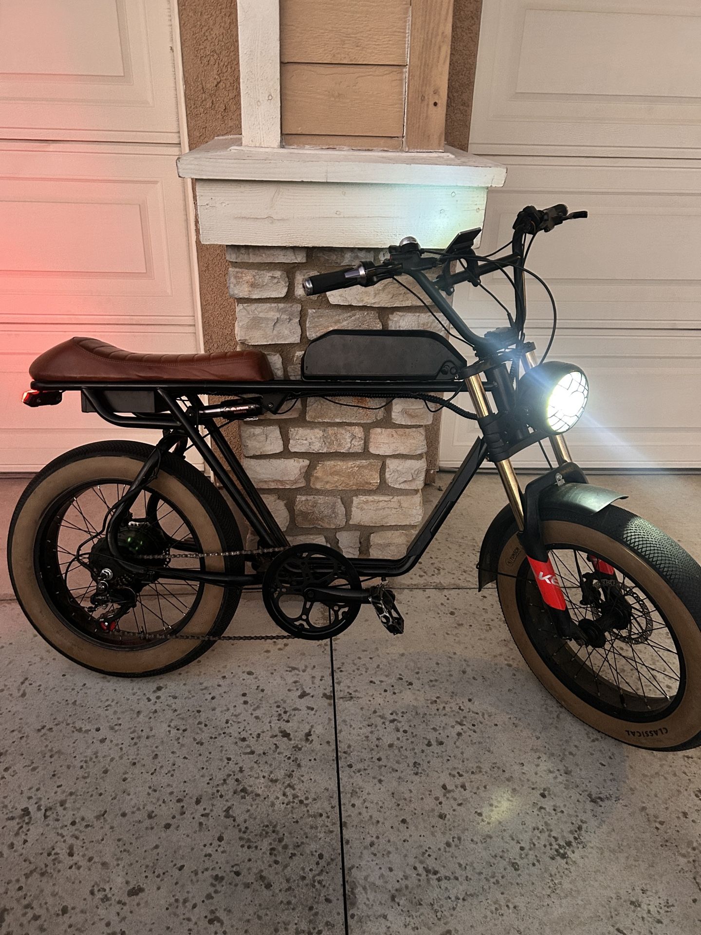 AKEZ E-BIKE 48v 1000w HUB MOTOR 30MPH (Read full description)