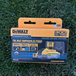 * DEWALT XR POWERSTACK 20 -Volt 1 -Pack Lithium-ion ( 5 Ah Battery and Charger )