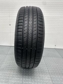 One LikeNew tire Hankook 235/60/18 #1501