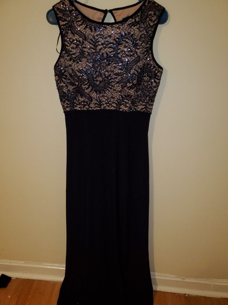 BEAUTIFUL NAVY BLUE PROM DRESS SIZE 8