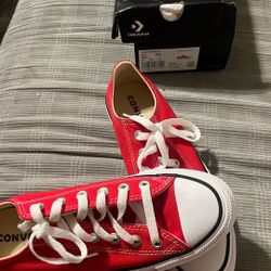 Red Converse Size 8.5 women’s/ 6.5 Men’s