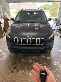 2014 Jeep Cherokee Latitude sport utility 4D