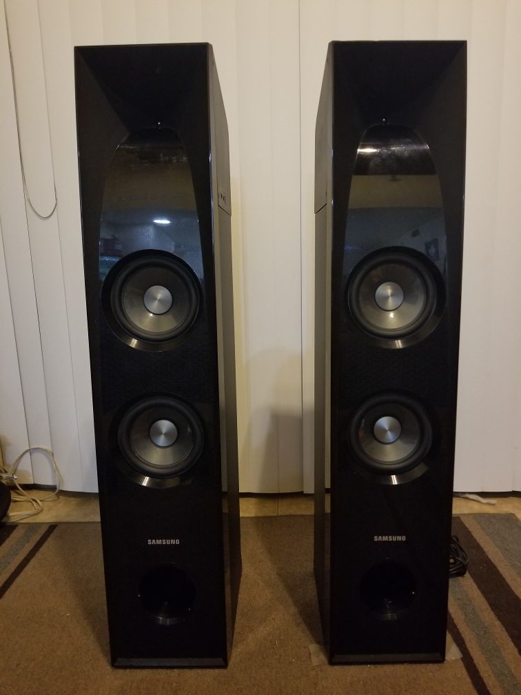 Samsung TW-J5500 Audio Sound Tower - 2.2 Channel - 350W