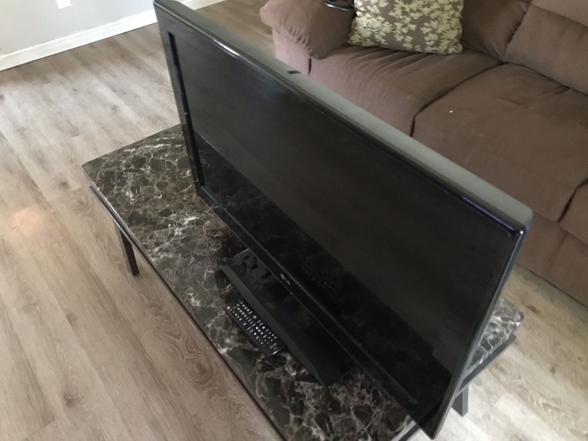 LG FLAT SCREEN