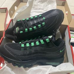 Nike Air Max 95 OG (size 11)