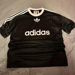 Adidas vintage shirt. SIZES S-4XL