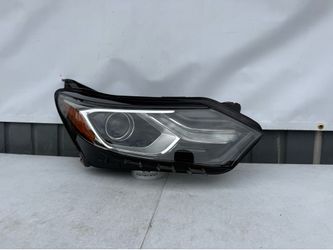 2018 2019 2020 2021 CHEVY EQUINOX HEADLIGHT HEADLAMP RIGHT PASSENGER SIDE RH USED ORIGINAL OEM