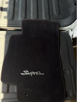 Toyota Supra floor mats (medal logo)