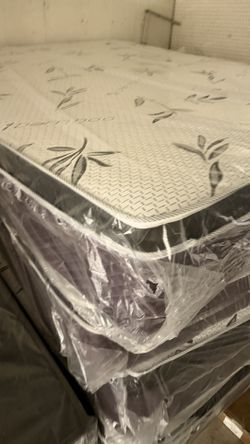Queen Mattress With Boxspring 