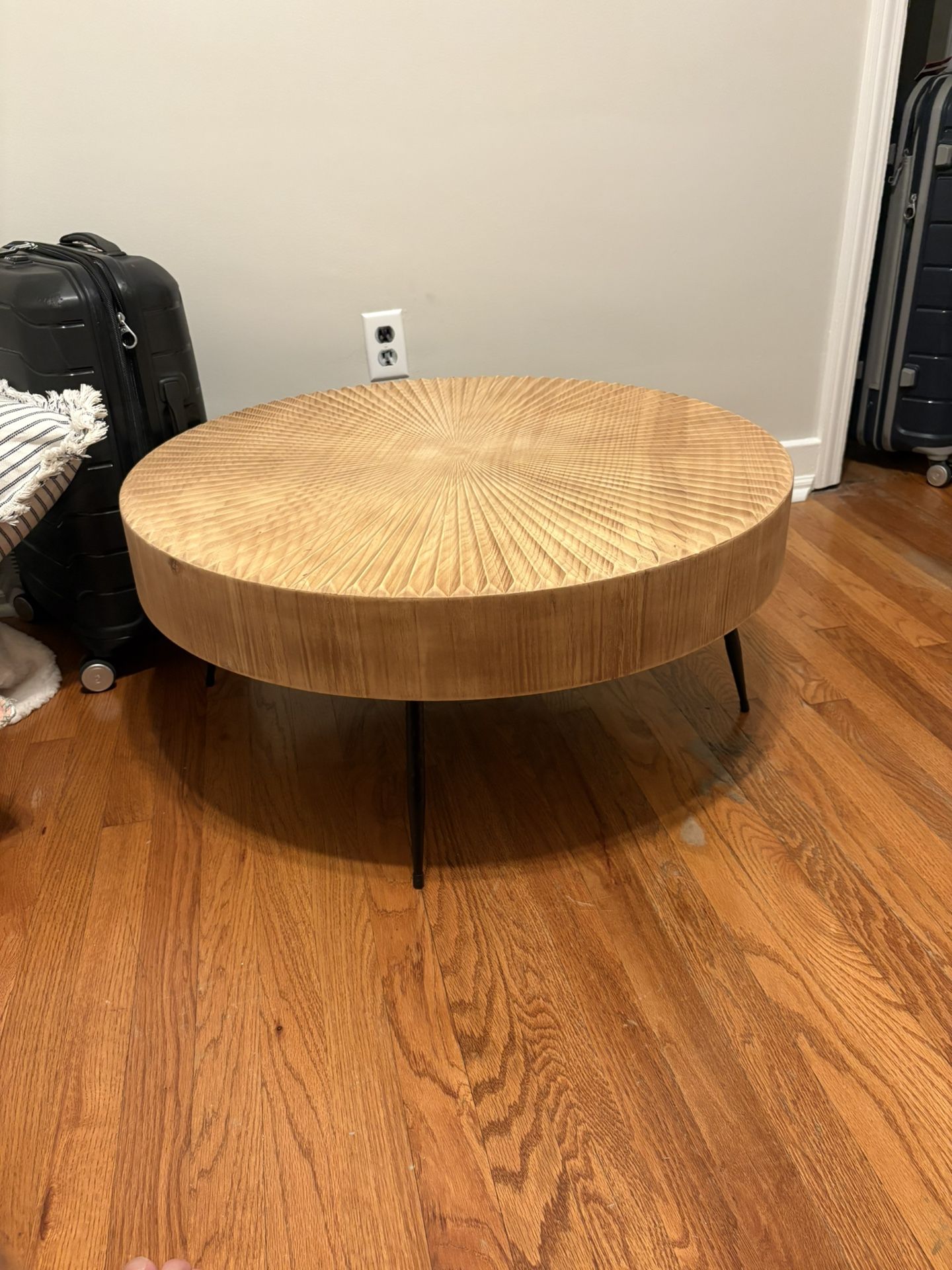 Wood farmhouse Coffee Table