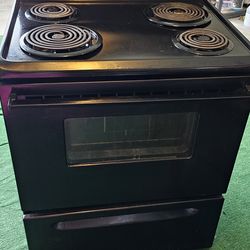 A 30 in  Black Electric Kenmore Stove