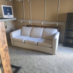3 Seater Couch / Pull Out Couch