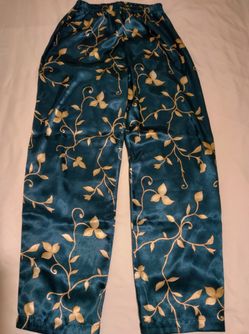 Women's Pajama Set. Small S. 2 PC Sleepwear Set Vintage Suit