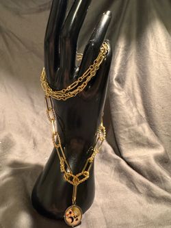 Unique gold tone “chain mail” necklace