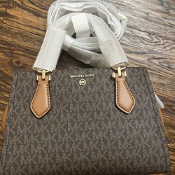Brand New Michael Kors Marilyn Small Crossbody Bag Brown/Acorn