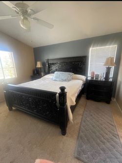 Bedroom set. King size bed. Nightstand.  Dresser