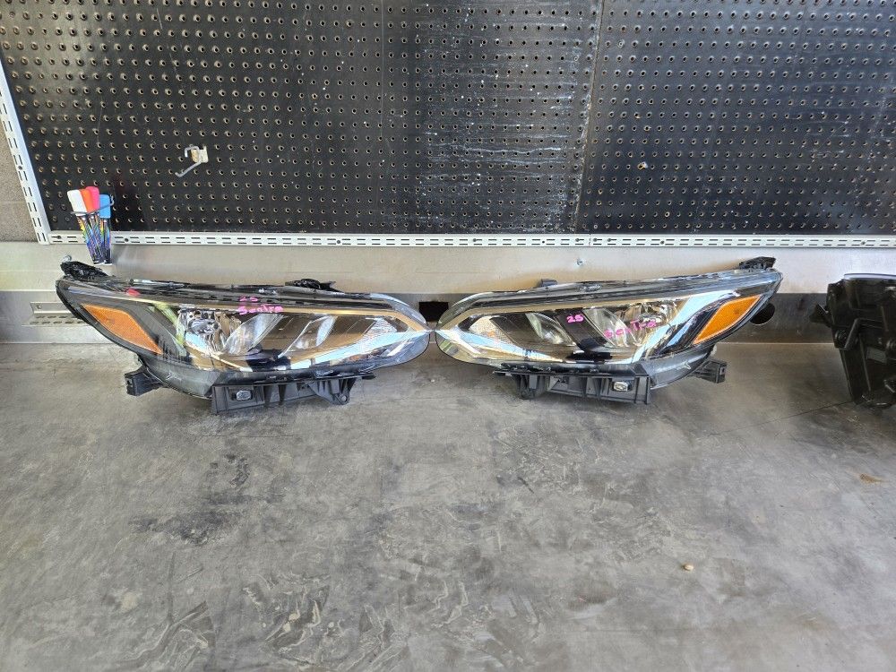 Nissan Sentra Headlight 
