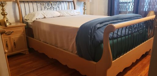 A Thomasville tan Bedroom set.