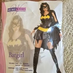 HALLOWEEN 🎃 BATGIRL COSTUME SMALL