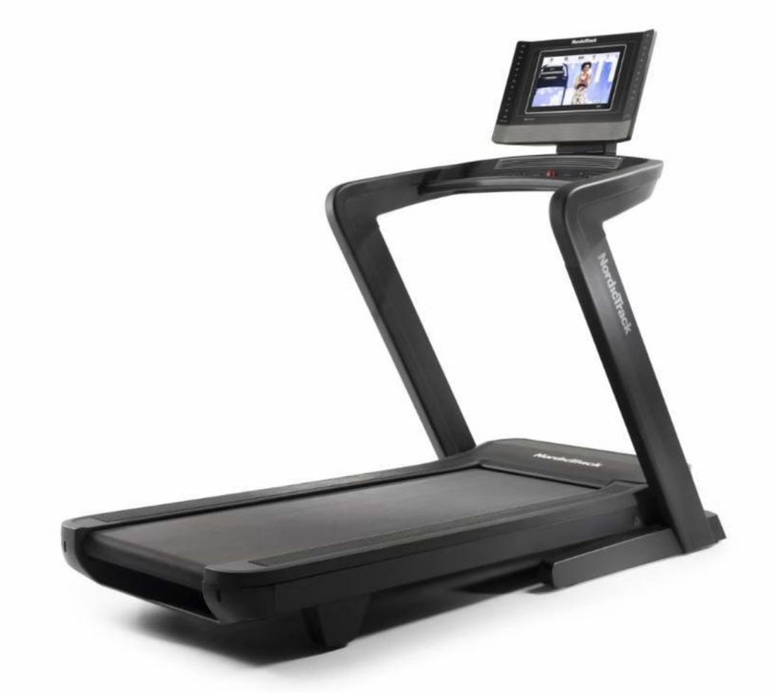 Nordictrack Commercial 1750 Treadmill in BOX*delivery