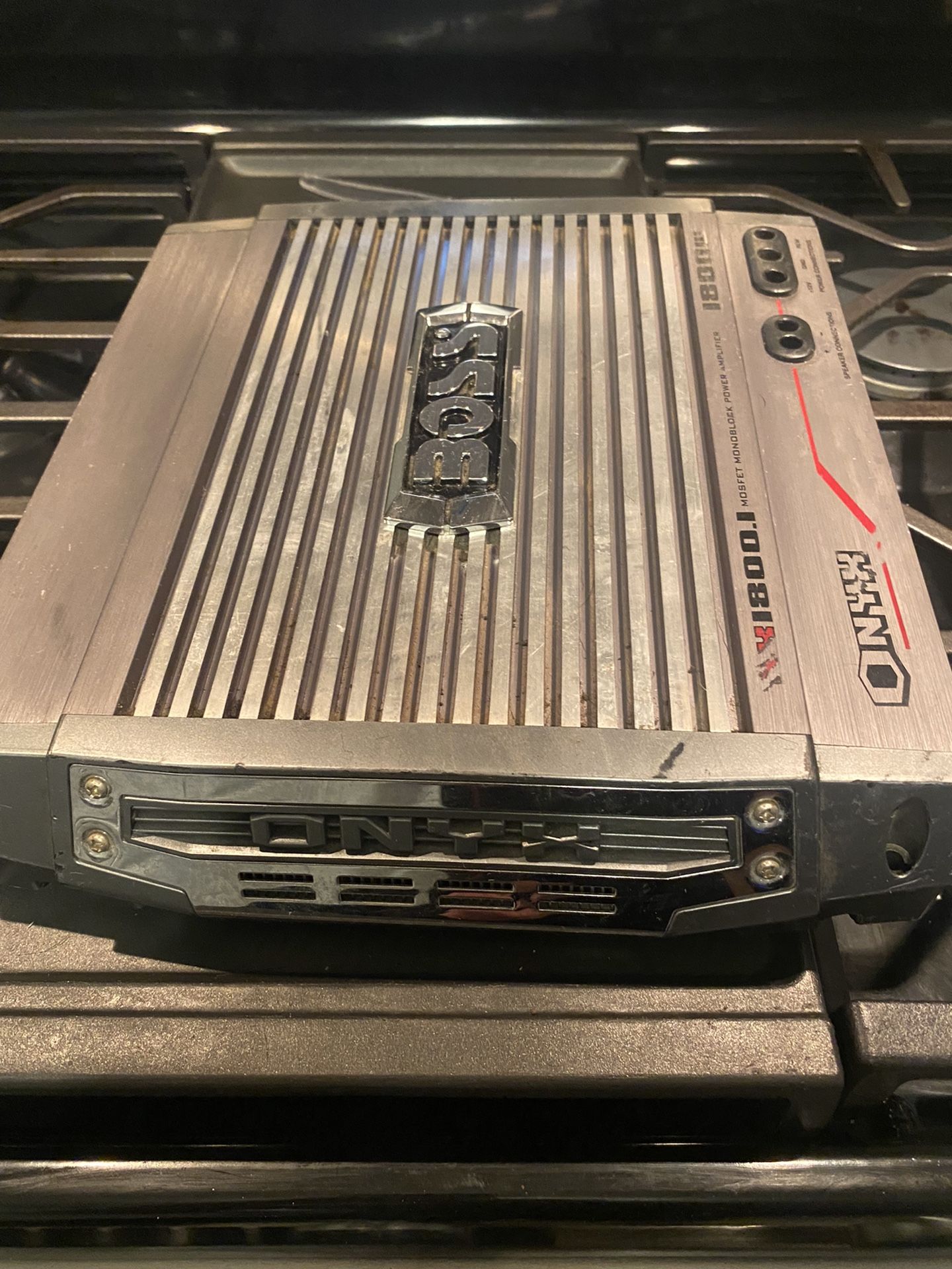 1800w Boss Amp