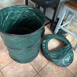 Pop up trash can