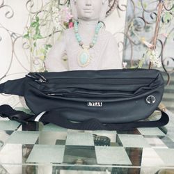 Large Crossbody fanny pack with four zippers for men or woman water resistant