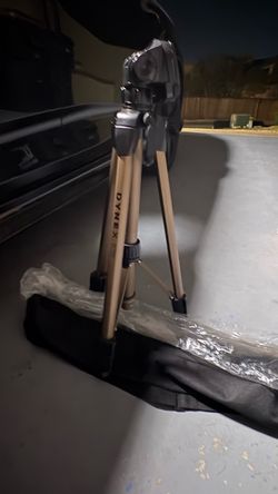Dynex Camera Tripod with Carry Bag
