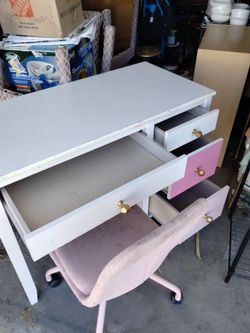 WOOD DESK AND CHAIR
