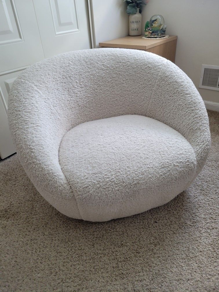 Swivel Round Chair
