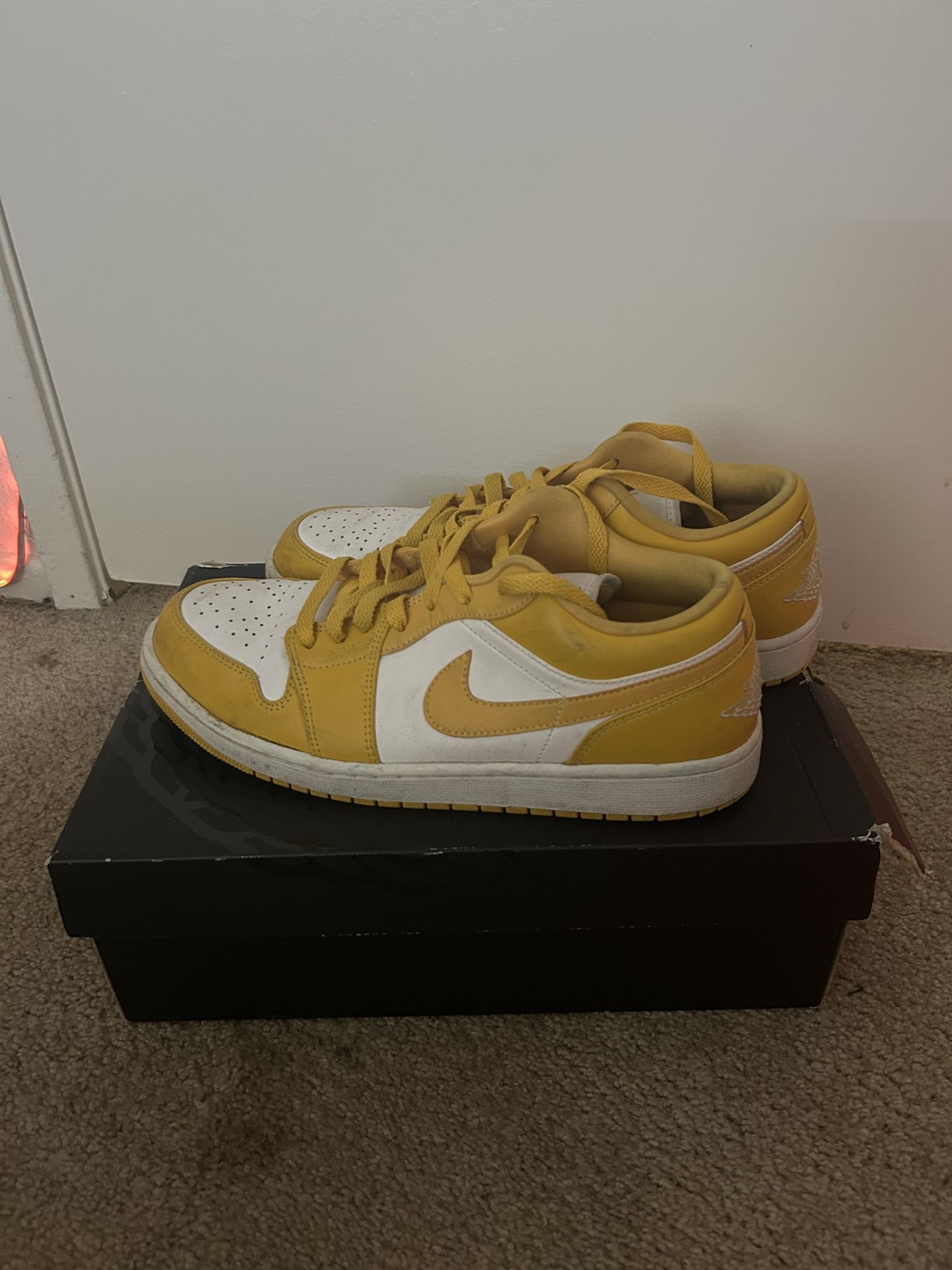 Yellow Dunks 
