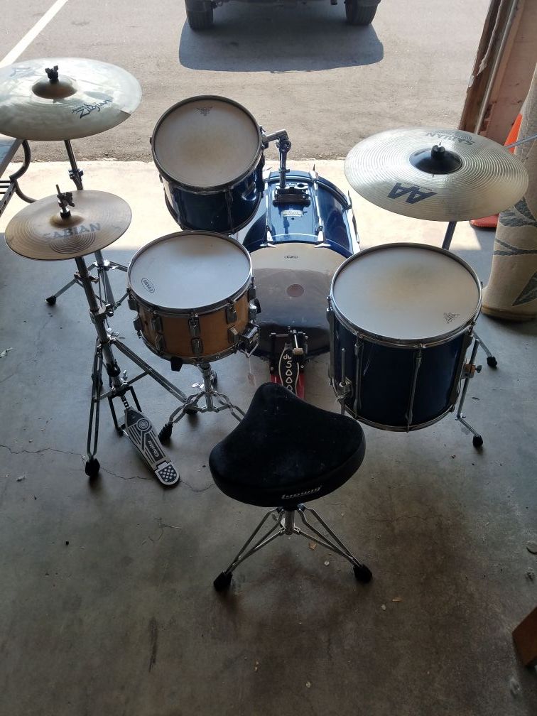 Vintage Pearl Drum Set BLX model All Birch Shell Drum Kit with Hardware Included