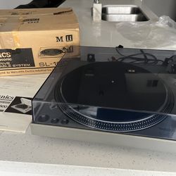 Technics SL-1600 Vintage Audio Turntable Record Player NEW 