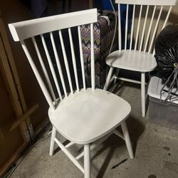 Table / 2 Chairs