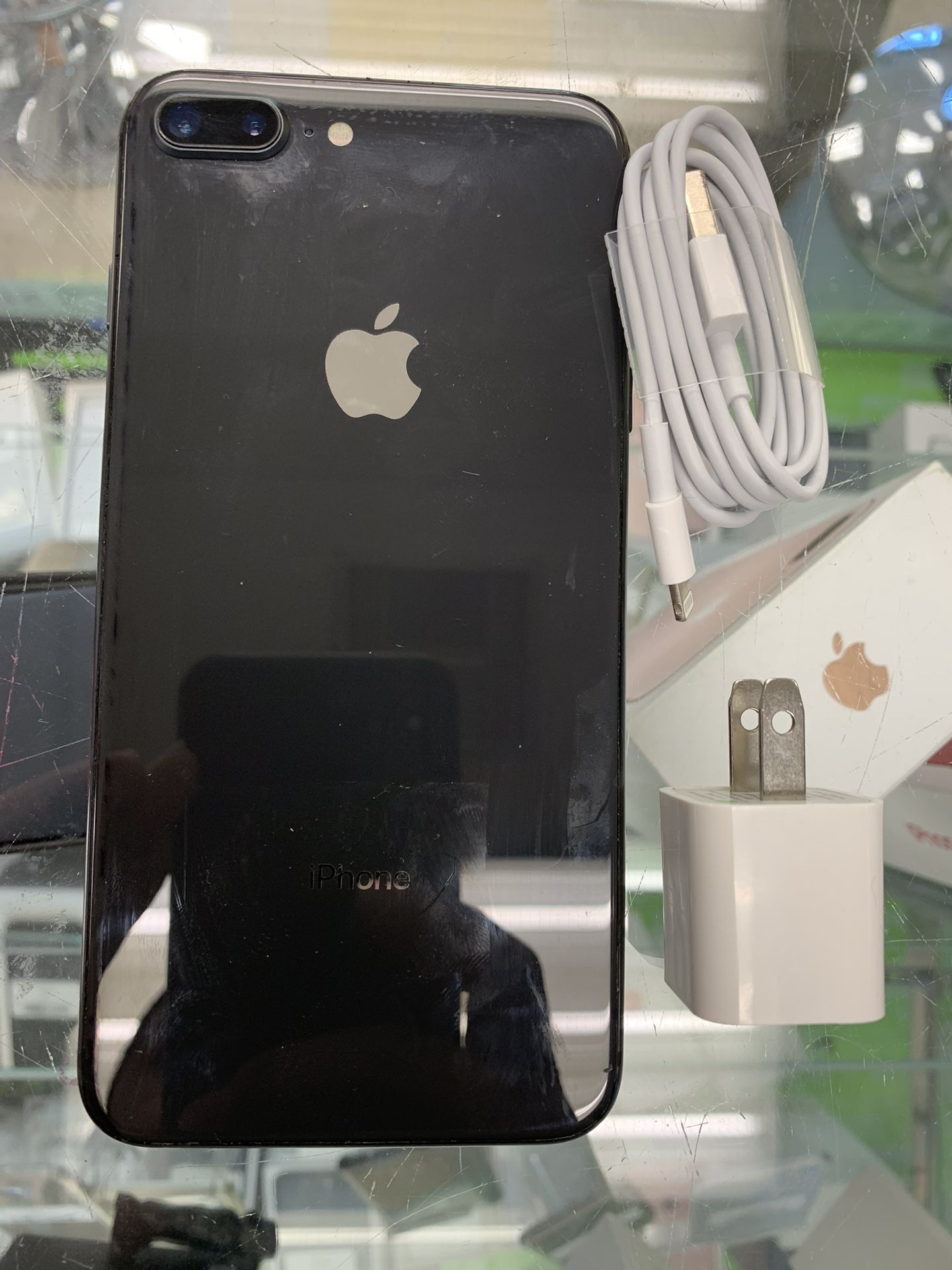 Factory Unlocked Apple iPhone 8 plus , Sold with warranty 