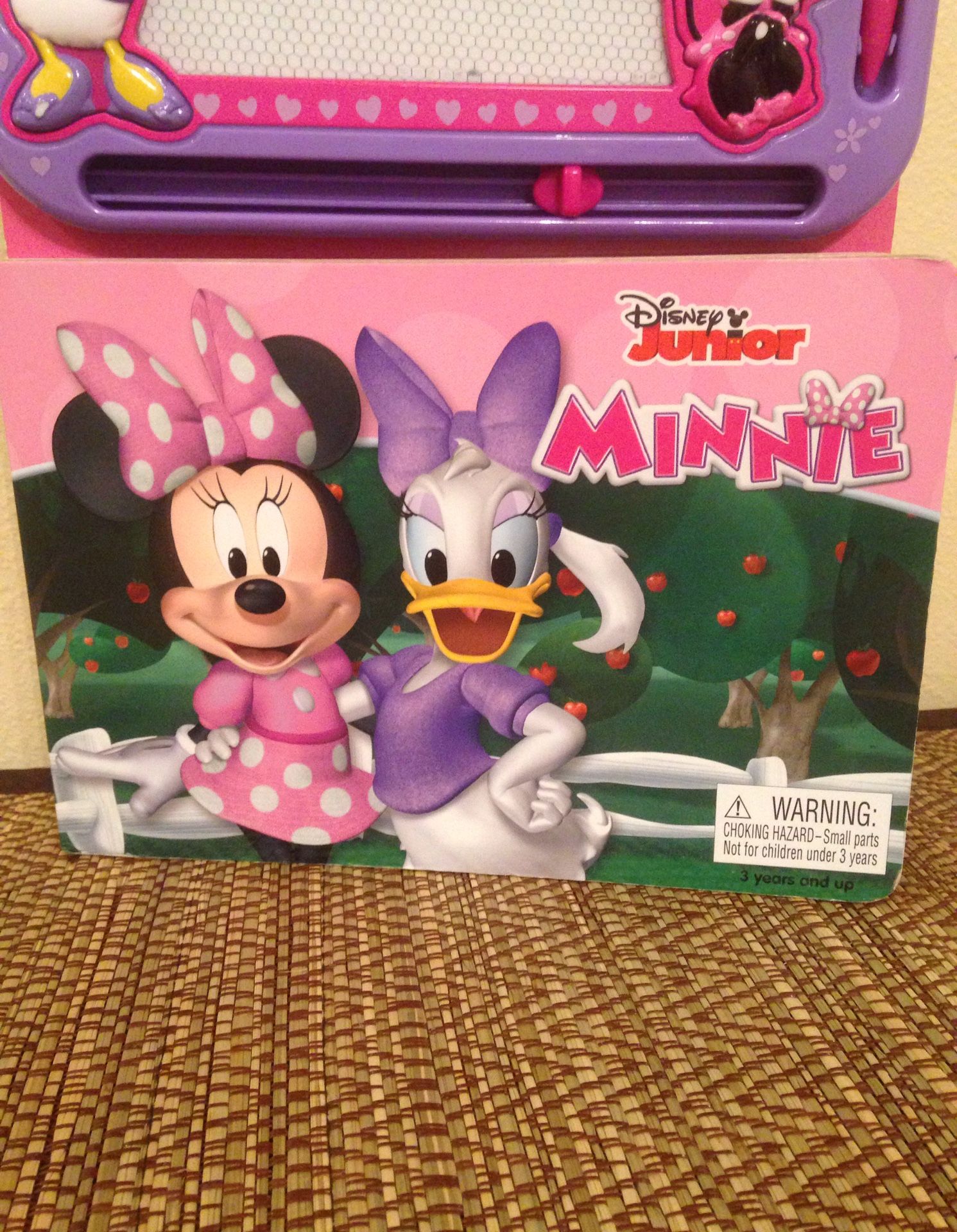 Disney Junior Minnie Book & Magnetic Pad W/magnetic Pen