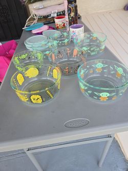 PYREX 7  SNACK GLASS   CONTAINERS WITH  LIDS   2 COFFEE MUGS  2 WATER BOTTESLES