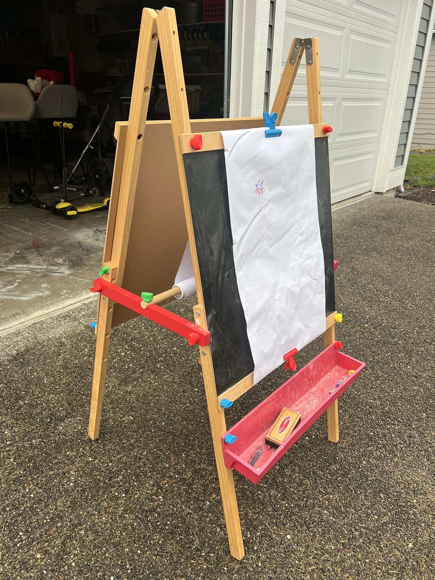 Melissa & Doug Easel